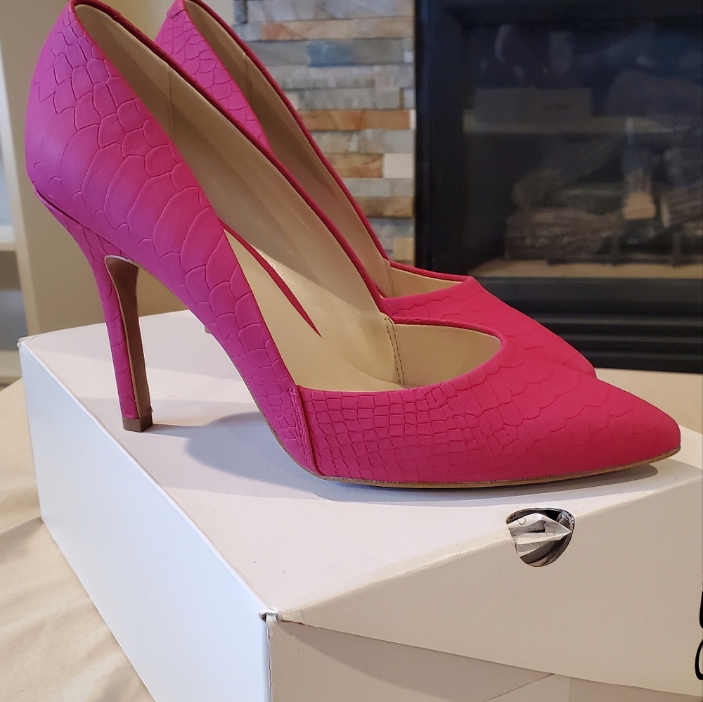 Fushia Size 9 Heels